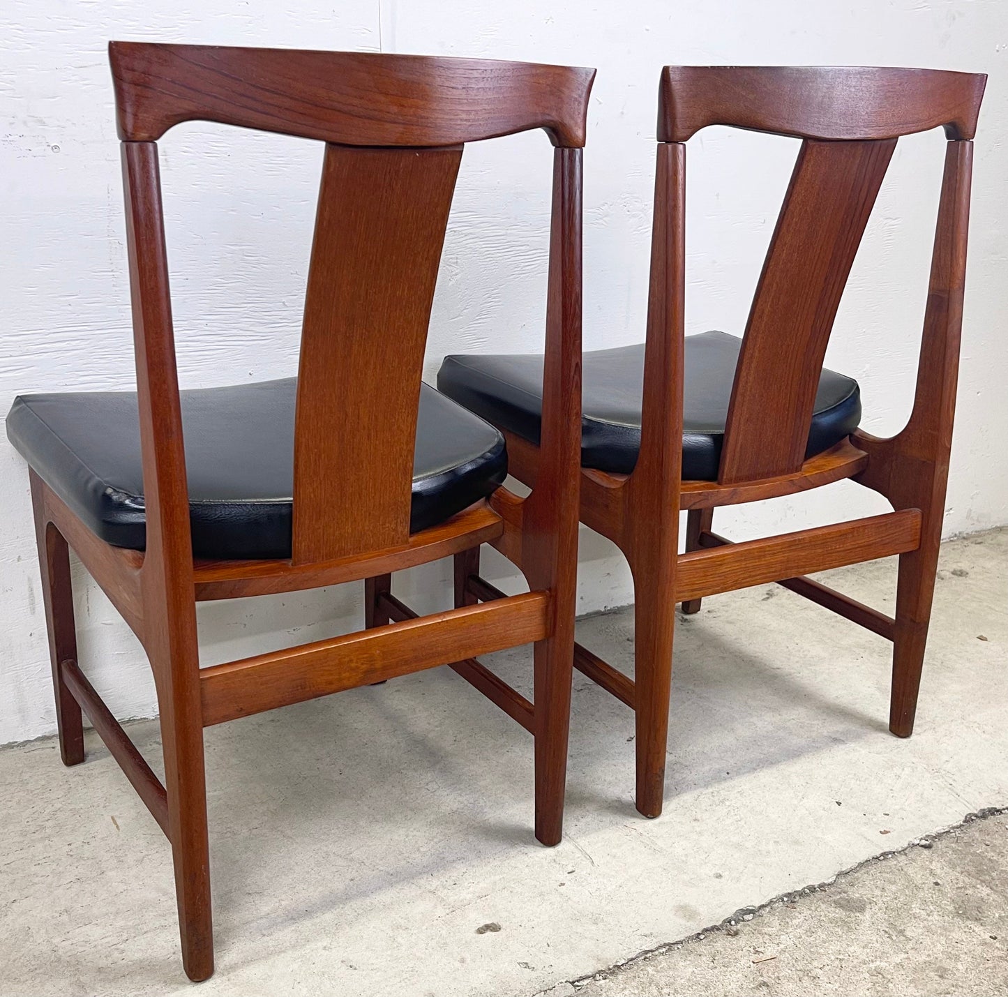 Pair Mid-Century Modern Sculpted Back Dining Chairs
