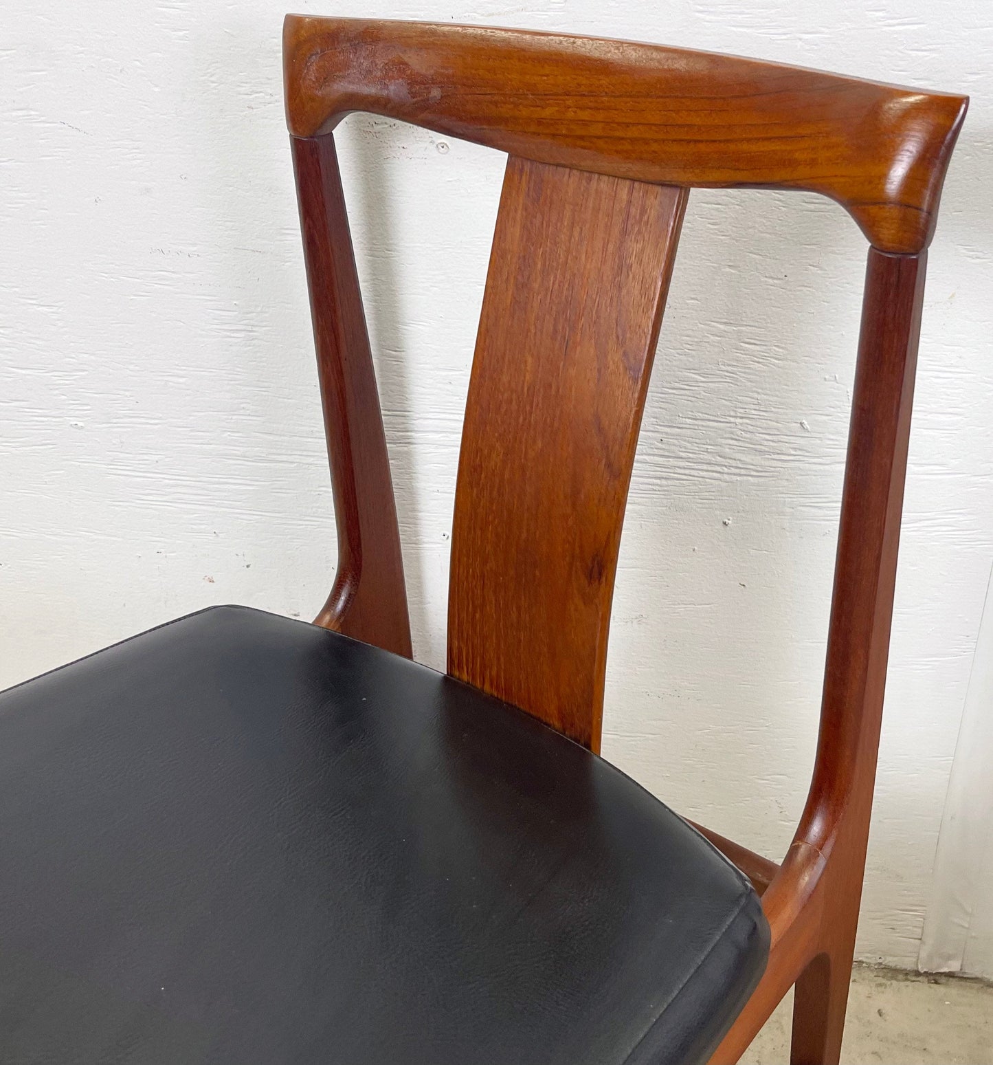 Pair Mid-Century Modern Sculpted Back Dining Chairs