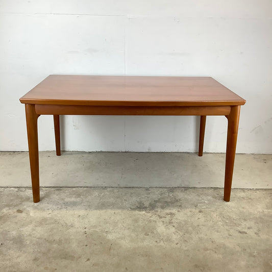 Scandinavian Modern Teak Dining Table w/leaves