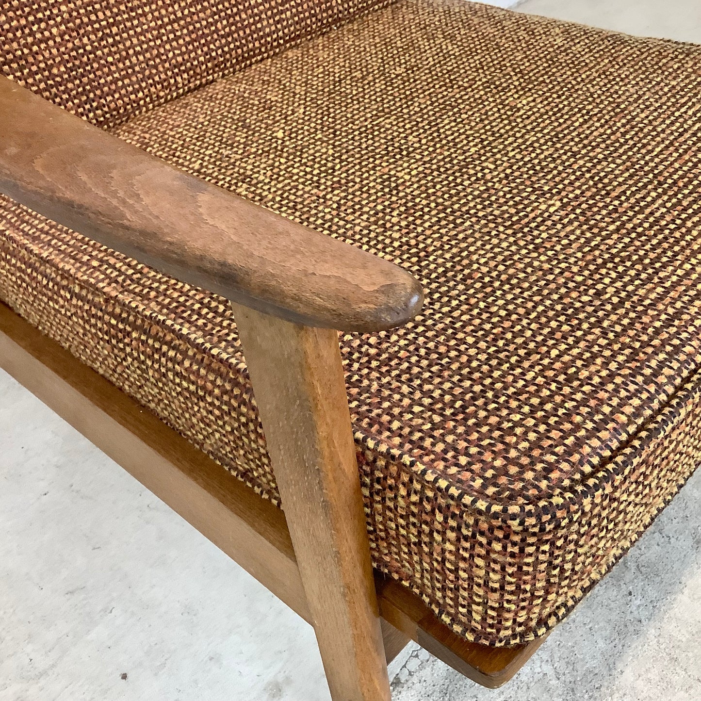 Mid-Century Modern Lounge Chair