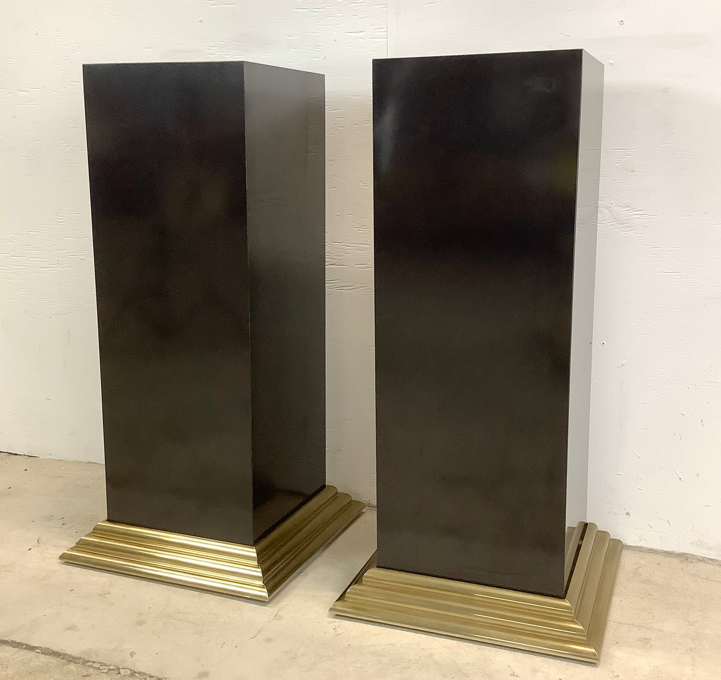 Pair Decorator Modern Display Pedestals