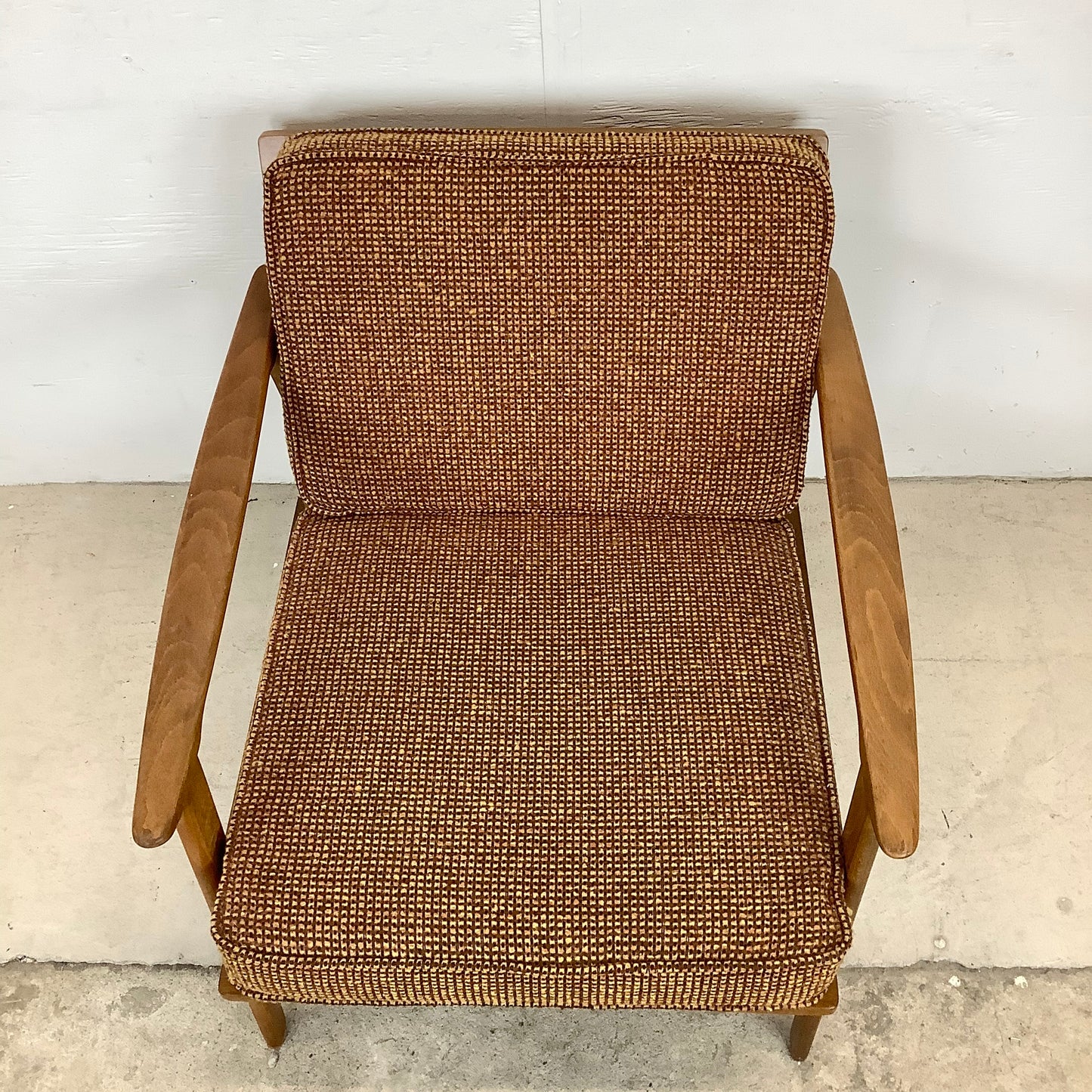 Mid-Century Modern Lounge Chair